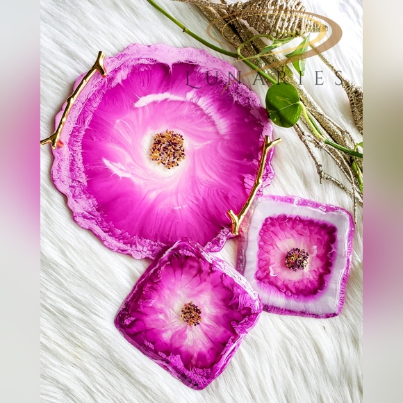 Resin Round Vanity Tray, Cosmetic, Jewelry, Candle, Handmade - Picture 5 of 13